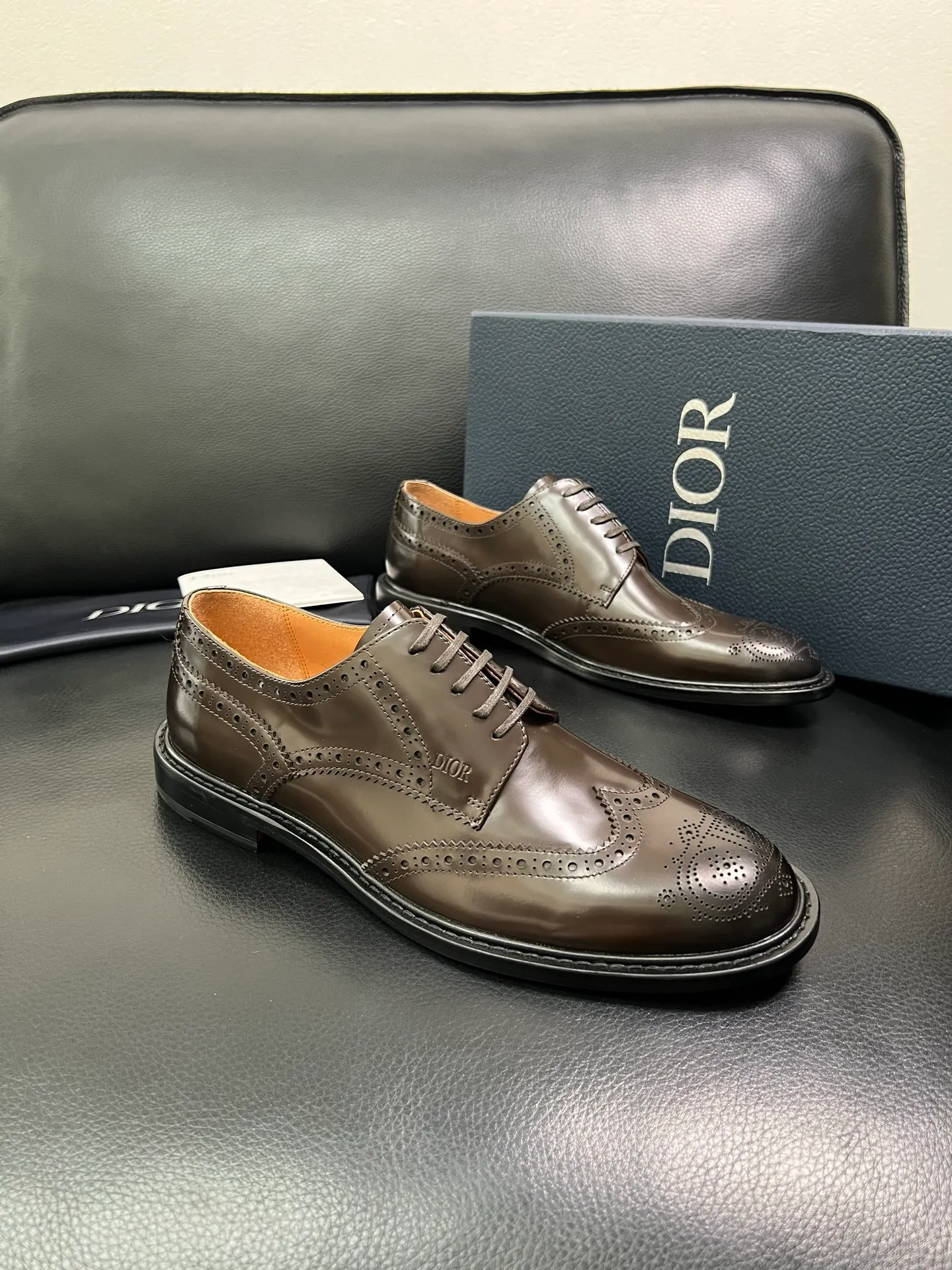 Men's shoes 💰940 Dior top purchasing agent, synchronized with Dior counters, original factory configuration, imported Italian cowhide, fully imported water-dyed cowhide lining, sole: original factory special supply, original sole super comfortable, original factory follow-up order 🔍🔍High quality, welcome to compare, code number 39-44 (can be ordered 38 45 46) 85868